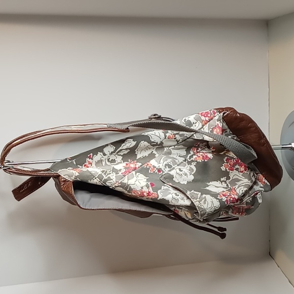 Aeropostale. NYC- Gray & Floral Fabric Backpack w/Brown Faux Leather Flap & Trim - Picture 2 of 15